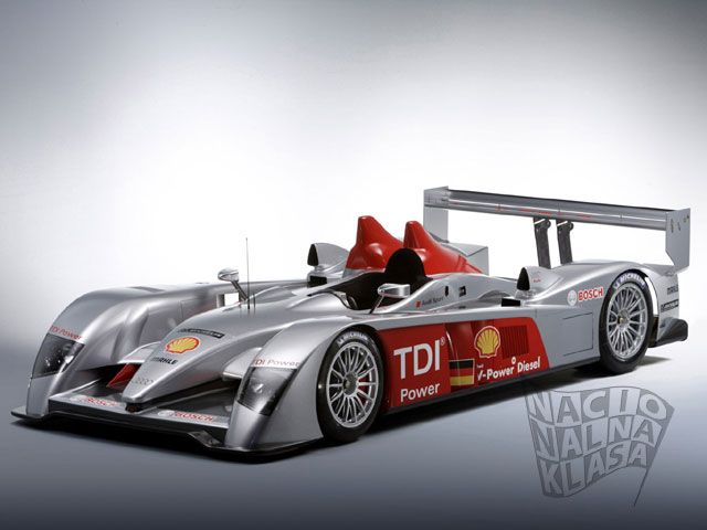 Audi R10 - bok