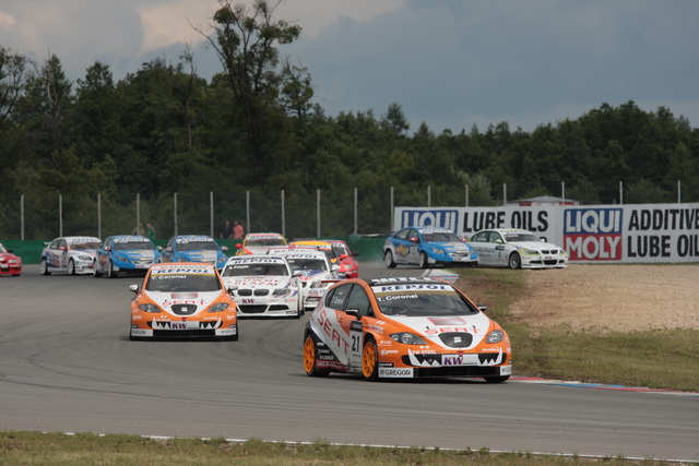 09wtcc_1112_brno_08.jpg