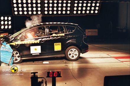 EuroNCAP: Pet zvezdica za Ford C-Max i Grand C-Max