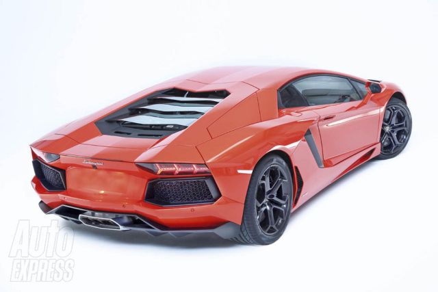 11lambo_aventador_3.jpg