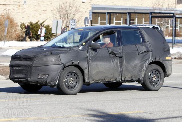 12ford_kuga_1.jpg