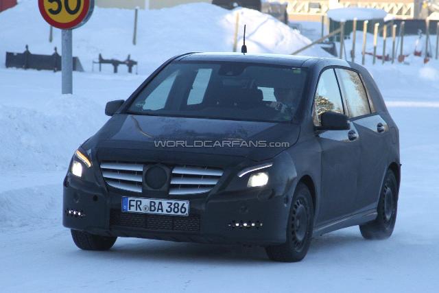 12mercedes_bclass_1.jpg