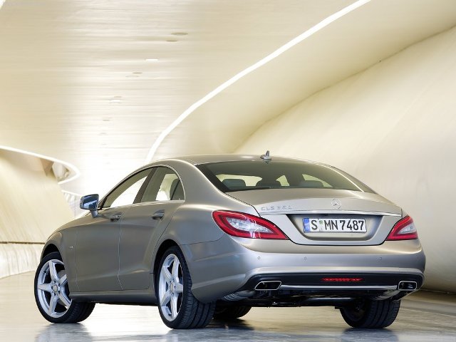 12mercedes_cls_2.jpg
