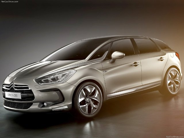 12citroen_ds5_1.jpg