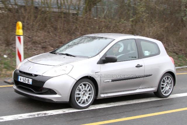 12renault_cliors_1.jpg