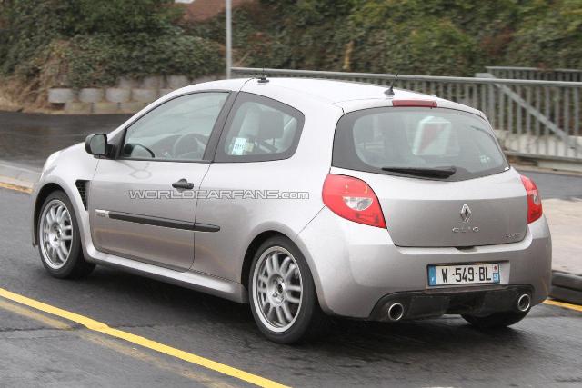 12renault_cliors_2.jpg