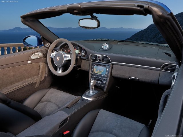 11porsche911_carrera_4gts_3.jpg