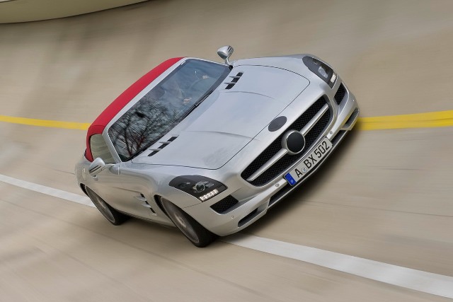 12mercedes_sls_amg_roadster_3.jpg