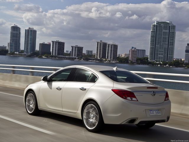 12buick_regal_gs_2.jpg
