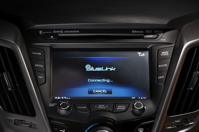 12hyundai_blue-link_infotainment_system_1.jpg