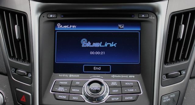 12hyundai_blue-link_infotainment_system_3.jpg
