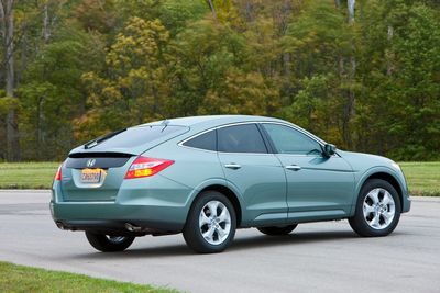 12honda_crosstour_0.jpg
