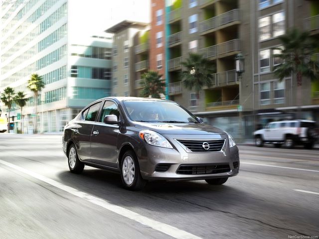 12nissan_versa_sedan_2_copy.jpg