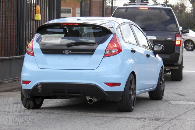 12ford_fiesta_st_2.jpg