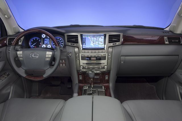 11lexus_lx_2.jpg