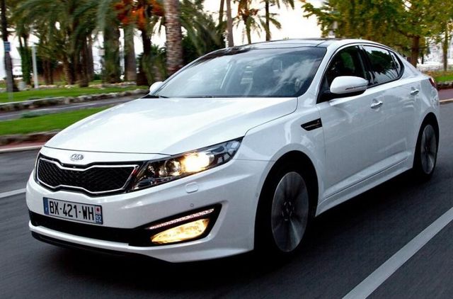 12kia_optima_europe_1.jpg