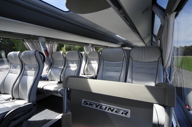 neoplan_skyliner_02.jpg