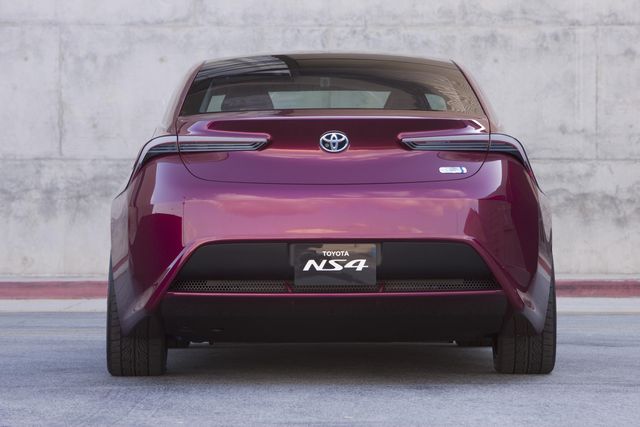 12toyota_ns4_2.jpg
