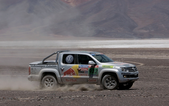 vw-amarok-dakar2010-02.jpg