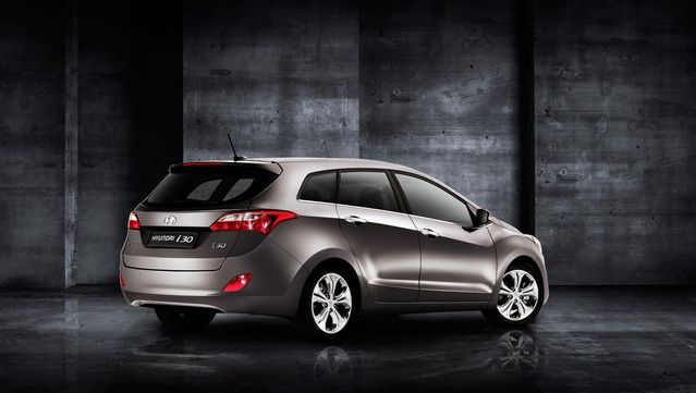 12hyundai_i30_tourer_2.jpg