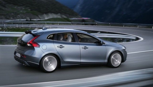12volvo_v401.jpg