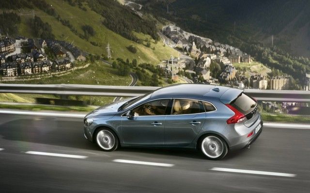 12volvo_v404.jpg
