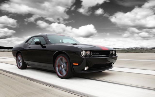 12dodge_challengerredline2.jpg