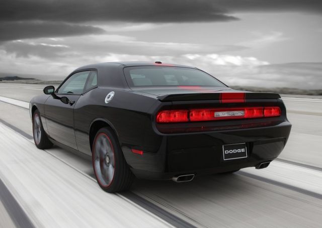 12dodge_challengerredline4.jpg