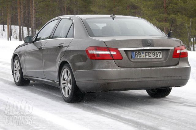 12mercedes_eclass_2.jpg