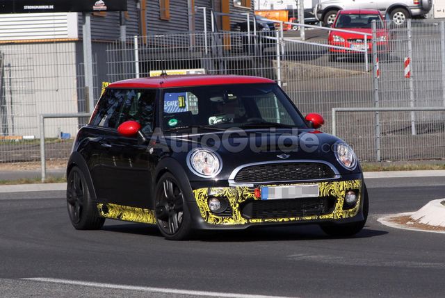 12mini_cooper_jcw_1.jpg