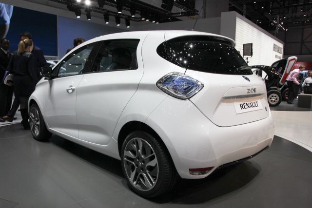 12renault_zoe1.jpg