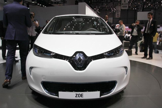 12renault_zoe2.jpg