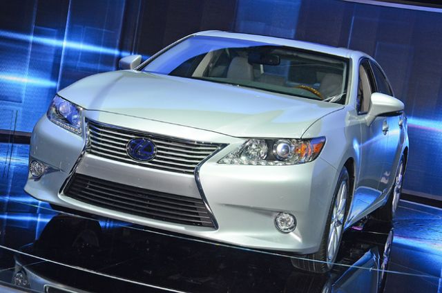 12lexus_es1.jpg