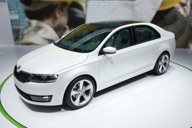 12skoda_rapid1.jpg