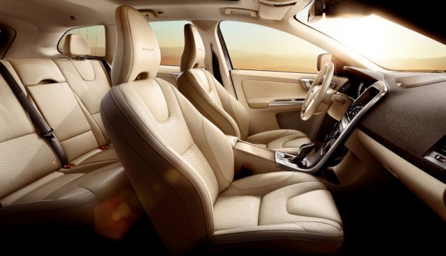 12volvo_xc60inscription1.jpg