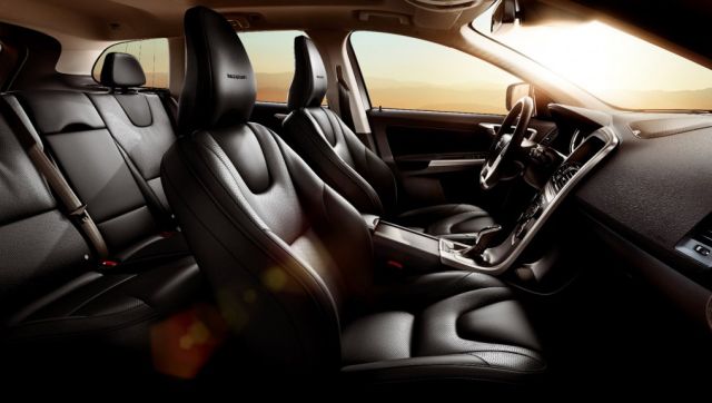 12volvo_xc60inscription4.jpg