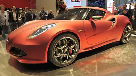 12alfaromeo_4c2.jpg