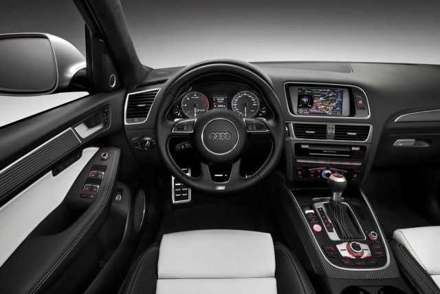 12audi_sq52.jpg
