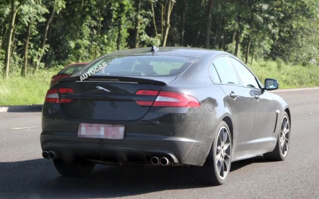 12jaguar_xfrs1.jpg