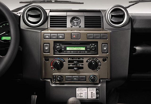 12landrover_defenderxtech2.jpg