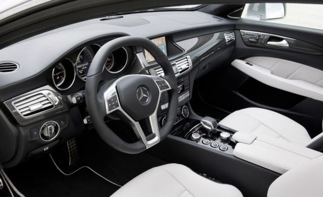 12mercedes_clsamgsb4.jpg