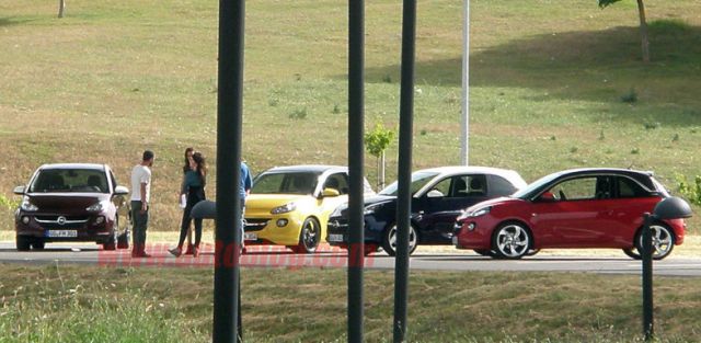 12opel_adam1.jpg