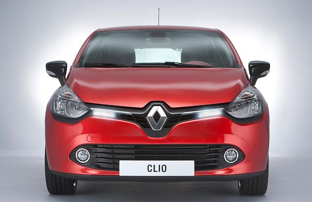12renault_clio42.jpg