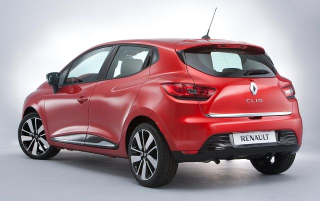 12renault_clio43.jpg