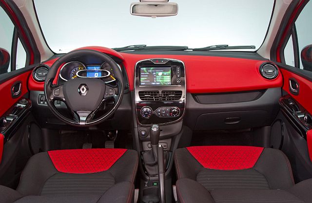 12renault_clio44.jpg