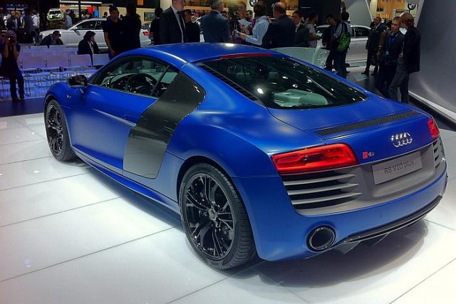 12audi_r810.jpg