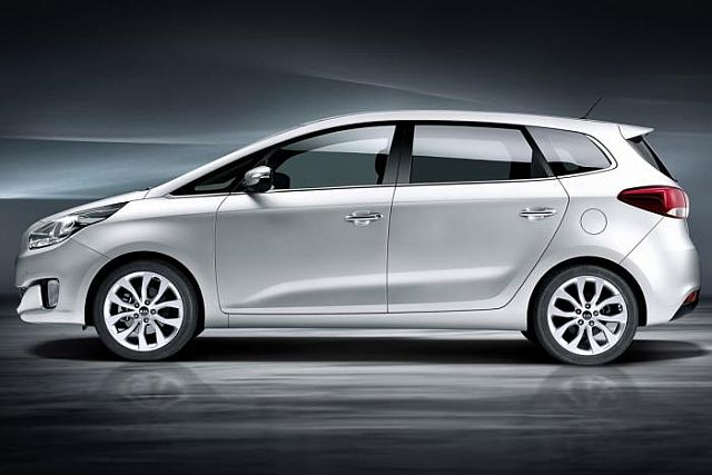 12kia_carens1.jpg