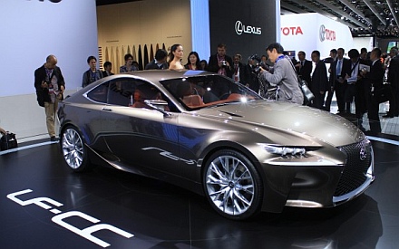 12lexus_lfcc3.jpg