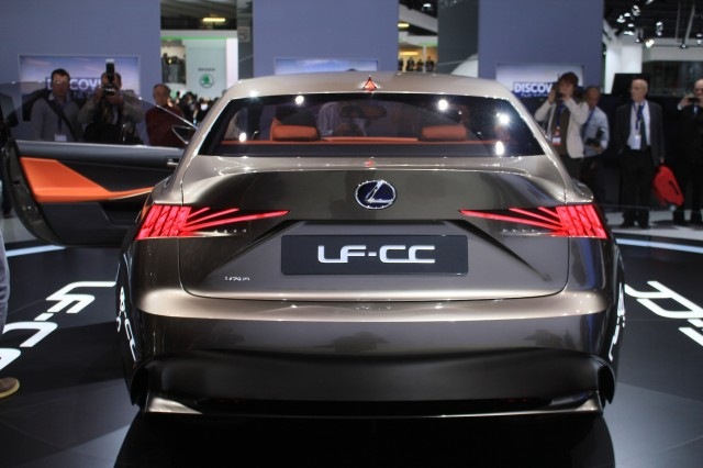 12lexus_lfcc7.jpg