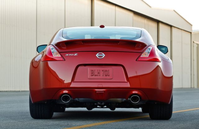 12nissan_370z3.jpg